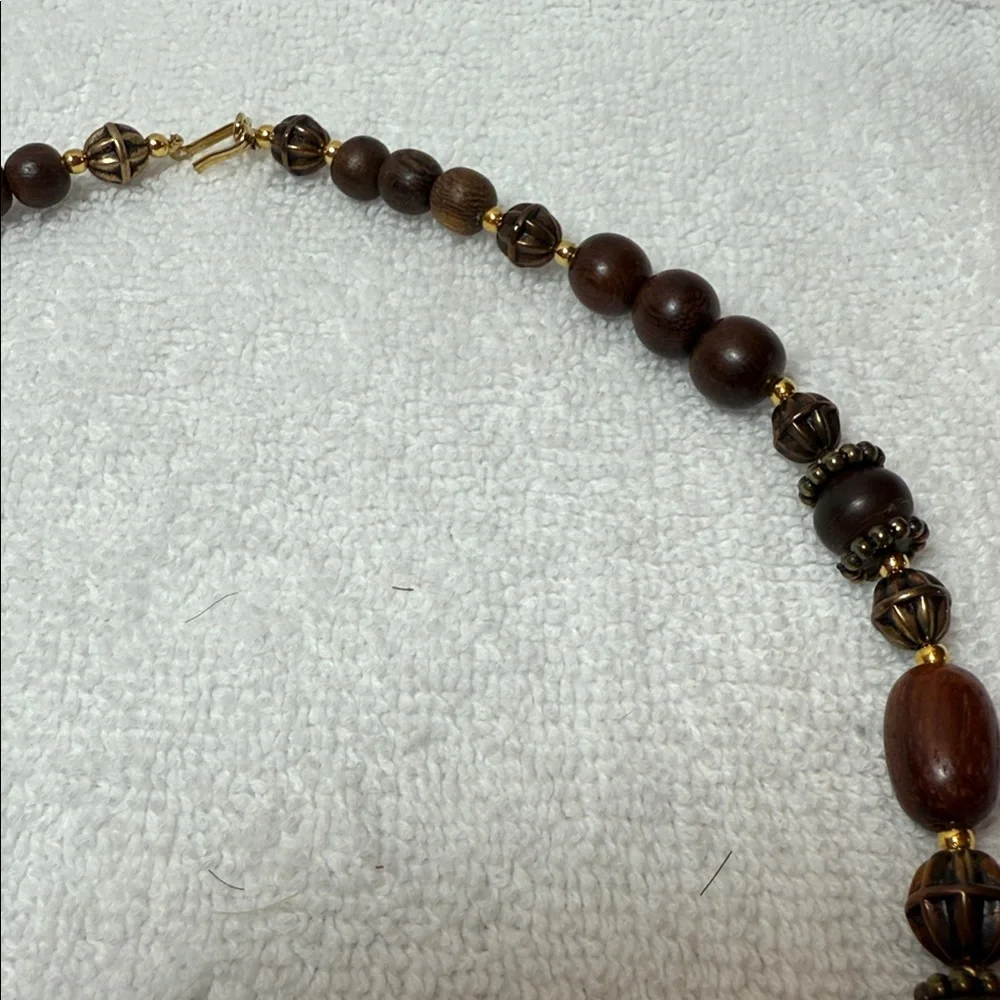 ⭐️Handcrafted Lee Sands Cat Necklace and Earrings Set - Brown and Tan.